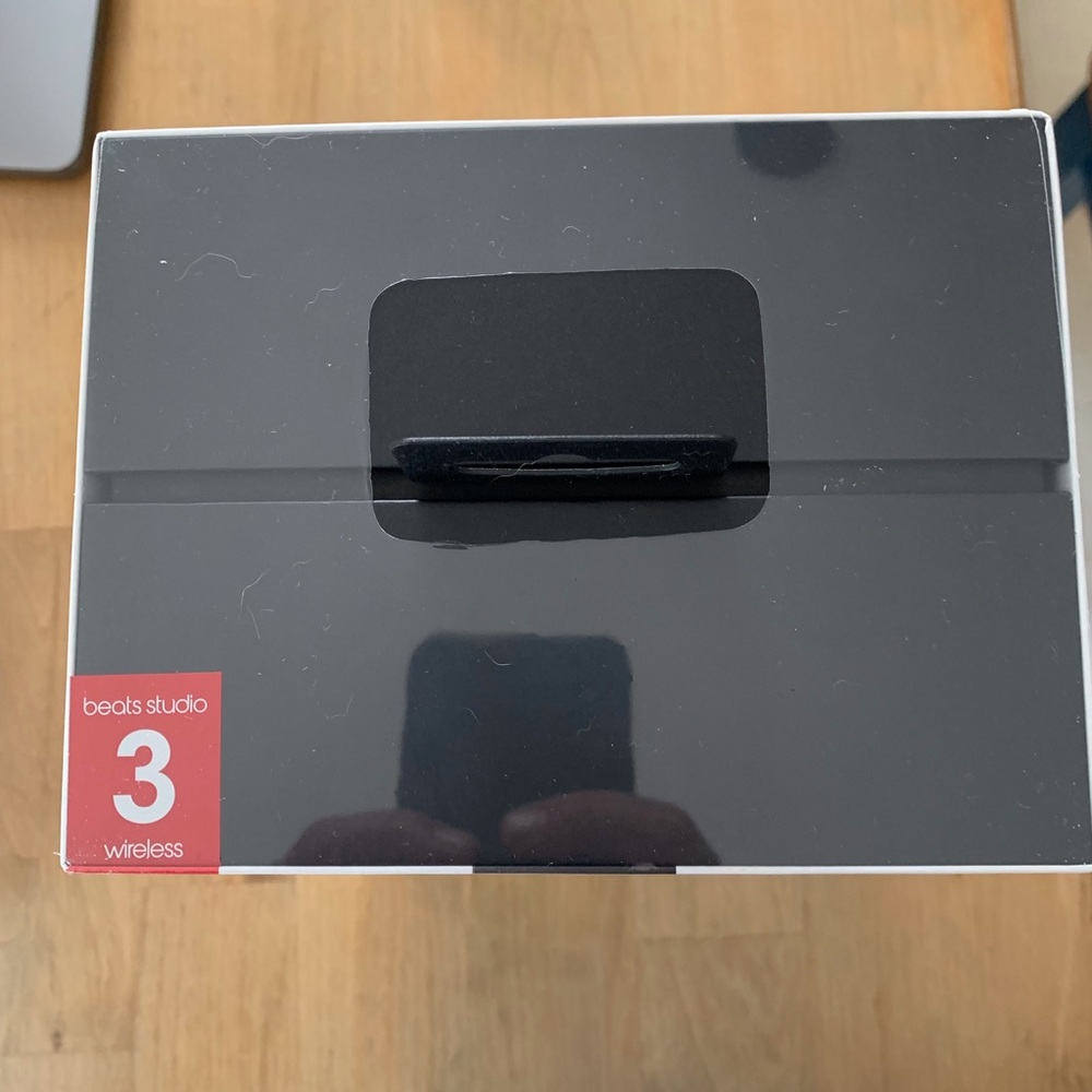 Beats Studio 3 Wireless headphones. - Picture 5 of 5